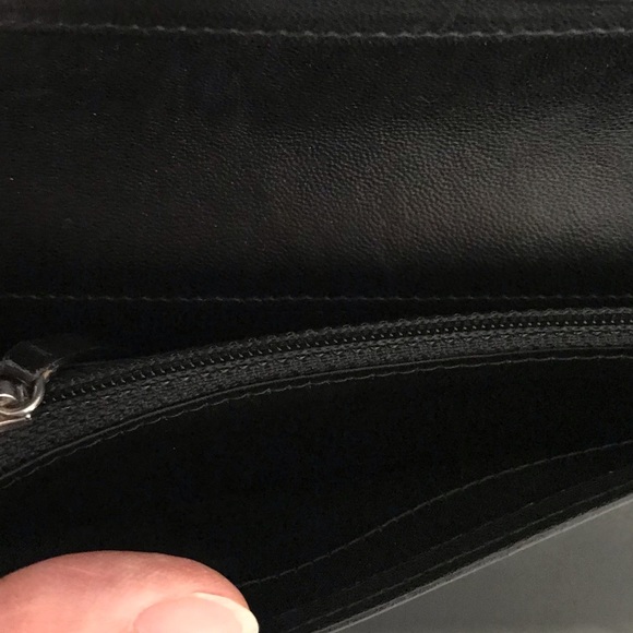 Excellent condition Chanel Lucky Symbols Billfold Patent Wallet - Picture 5 of 12